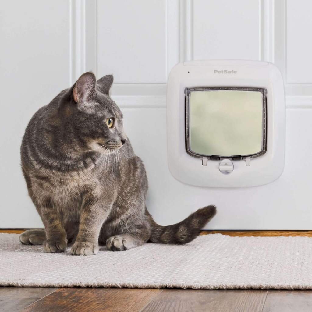 PetSafe Chatière à Puce électronique, accès sélectif pour Votre Chat, empêche Les étrangers dentrer, Installation Facile, Chats jusquà 8 kg, Blanc