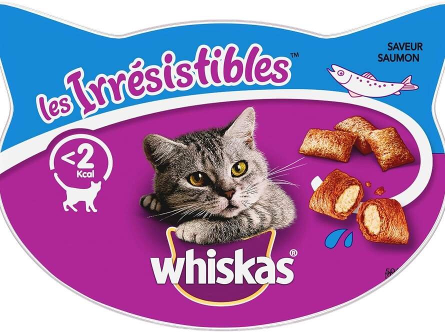 whiskas les irresistibles friandises au saumon pour chat adulte 8 boites de 60 g croquantes a lexterieur et fondantes a 1 2